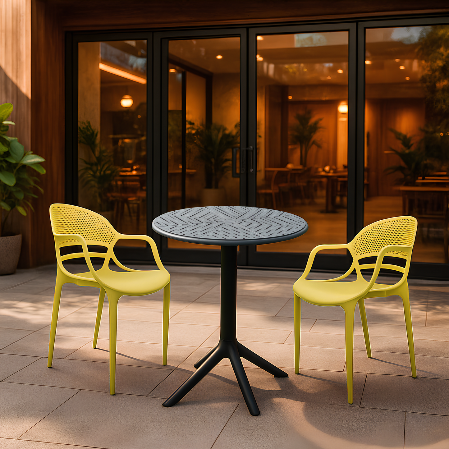 Plaza Round Table With 2 Sunset Chair