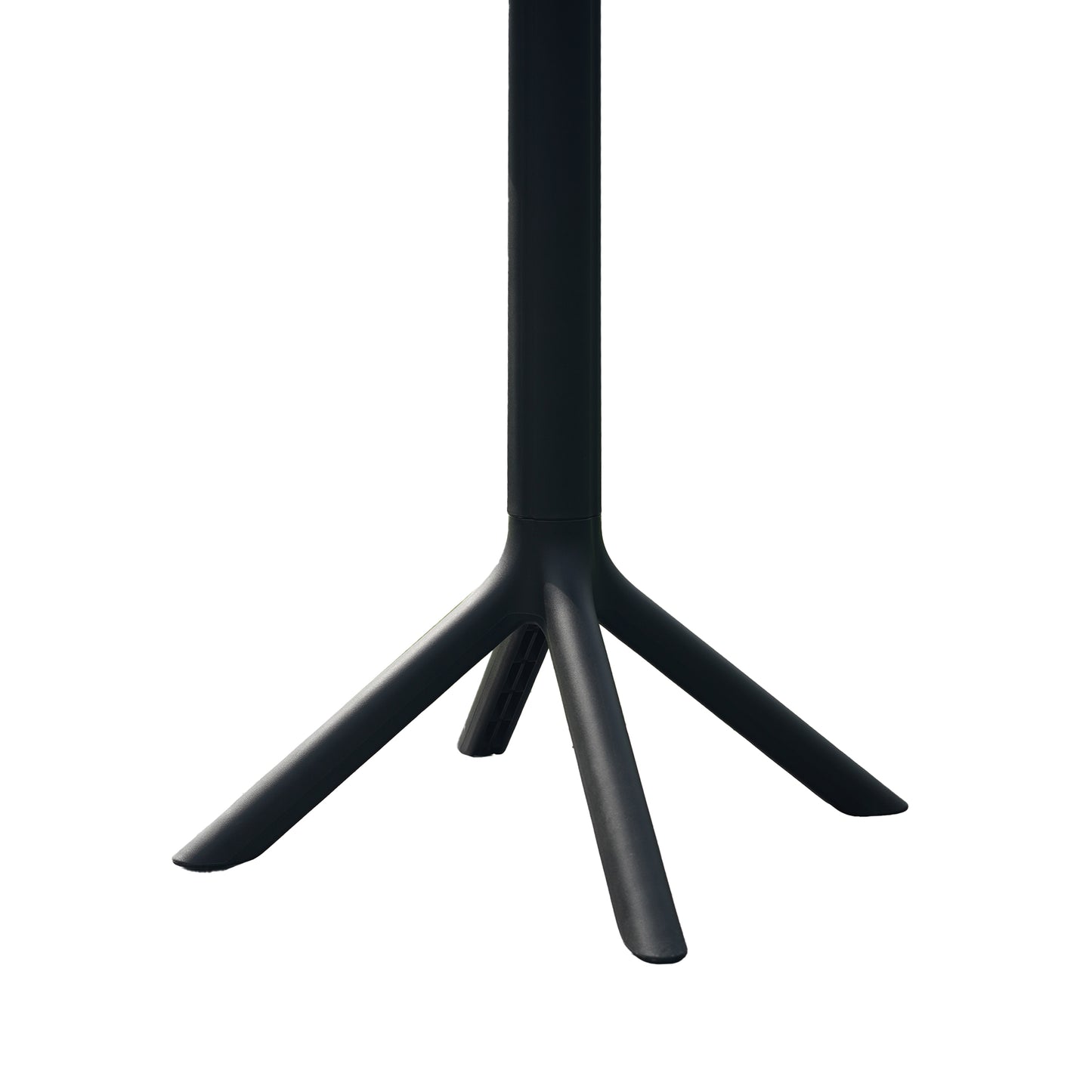Plaza Round Table
