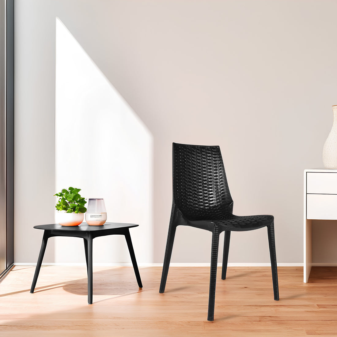 How to Choose the Perfect Cafeteria Chairs for Comfort and Durability