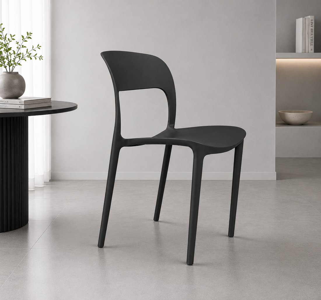 Why Powder-Coated Metal Legs Are Ideal for Café Chairs