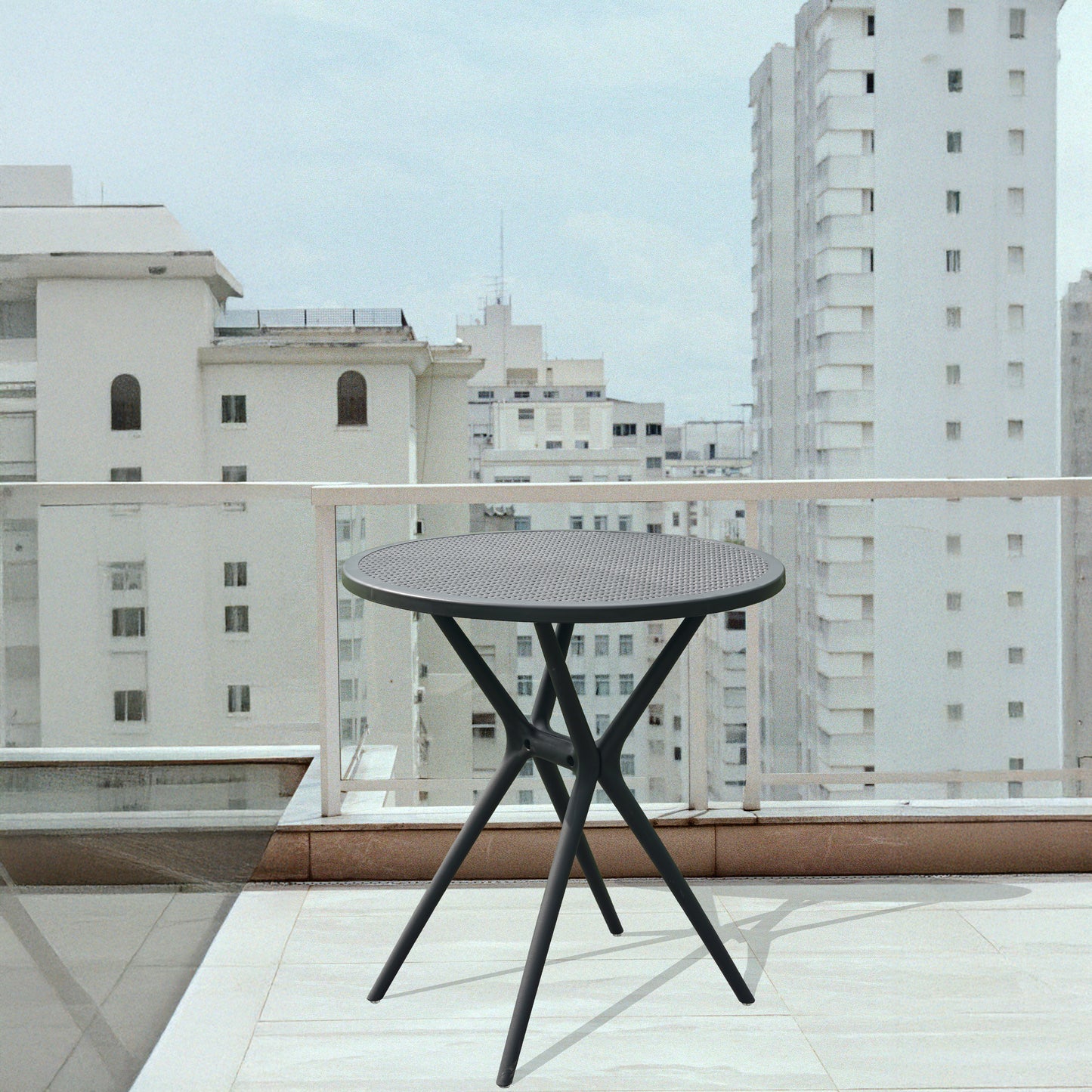 Bingo Round Table With 2 Rolex Chairs