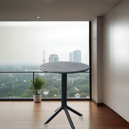 Plaza Round Table